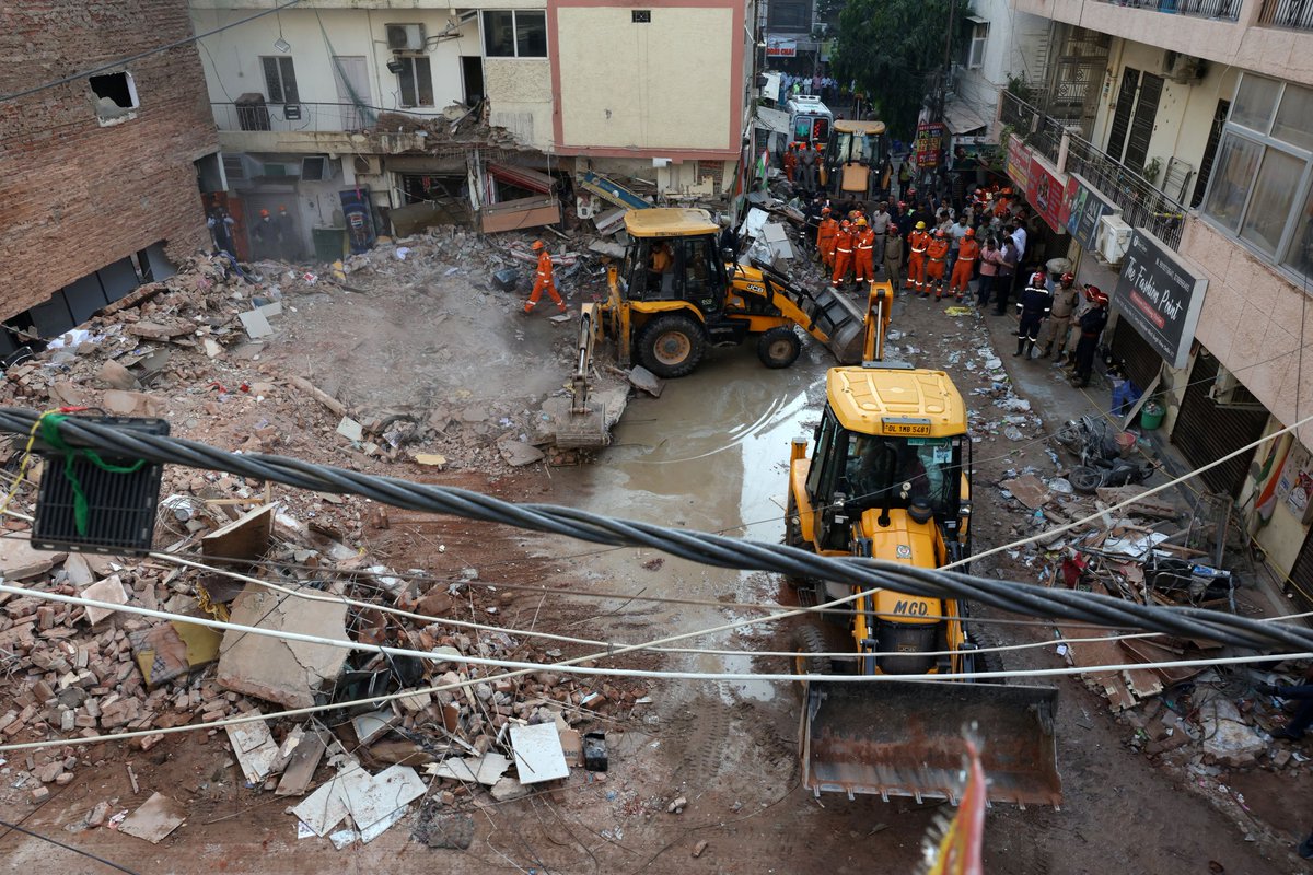 IndiaToday's tweet photo. Delhi Building Collapse: Who is accountable?

Why are our cities death traps?

#PGBuildingCollapse #SatyaNiketan #Students | @PreetiChoudhry https://t.co/iMdbvvvn34