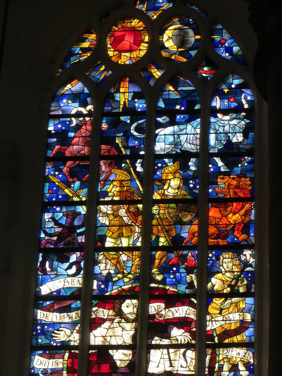 M_Stachnicki's tweet photo. We went for a day trip to Delft, the first stop was old church which was at the end of this canal. The church is the final resting place of the Dutch painter Vermeer. The stained glass windows were very impressive as well. #Delft #oldchurch #Vermeer #Netherland https://t.co/FmG4A8Od8f
