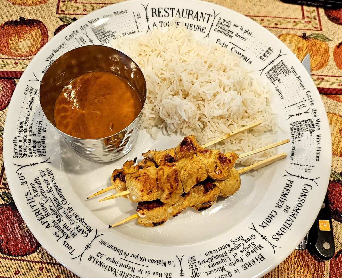 Atheen_'s tweet photo. So, I decided to make #Satay chicken skewers with Thai peanut red curry dipping sauce. Marinated the chicken overnight. My husband said it was the best satay dipping sauce he's ever had, including in restaurants. So, I guess I must've nailed that one, lol. 🤣😋❤️ Am#AtheenCooks https://t.co/qR5aOMg89a