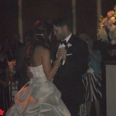 infoackles's tweet photo. LEGENDARY LOVERS! ❤️ O casamento dos Ackles merece uma aparição na timeline de vez em quando, né? https://t.co/vwPg5GhDwq