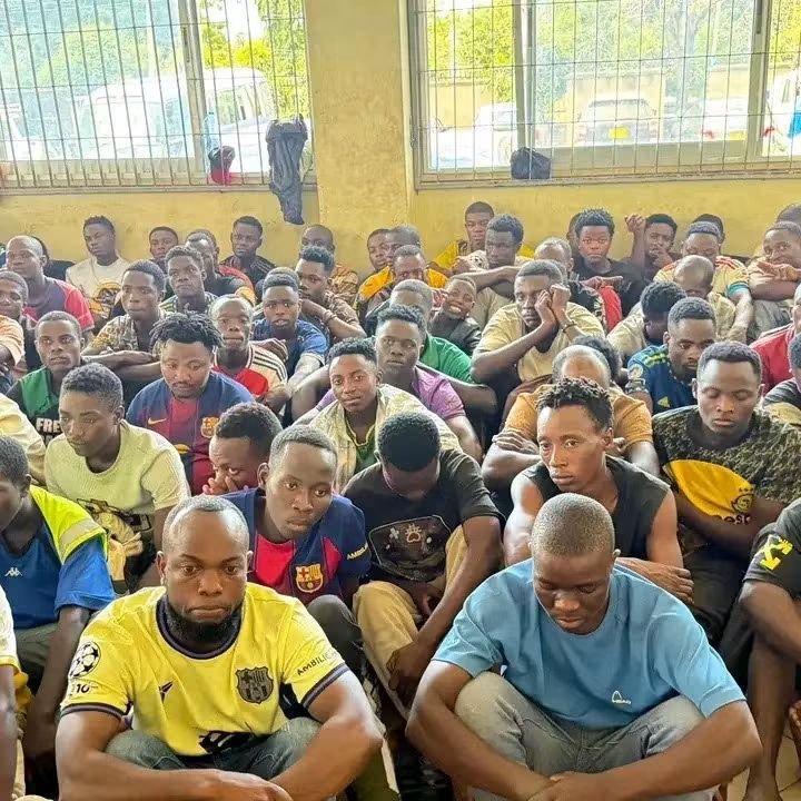 AteteAngelg2's tweet photo. 3/ Uku gutahana abarundi agasakisaki biri kuba mu karere cane #Kenya na #Tanzania, vyanka bikunda, bifitaniye isano, n'ubwoba bwa #DD ku barundi boshobora kujoininga #RedTabara, mugihe bogumayo.
https://t.co/4rH4NdDKBK https://t.co/Wzz32sxdAv