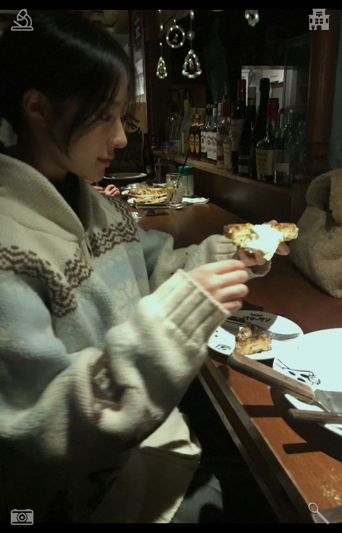 knhj_'s tweet photo. 🌘Decluttering the closet and storing away warm clothing. Being perpetually occupied doesn't equate to true progress. A lot of people crowd their schedules with inconsequential chores that have little to do with their key long-range objectives or self-improvement. https://t.co/vxqaWrLl5m