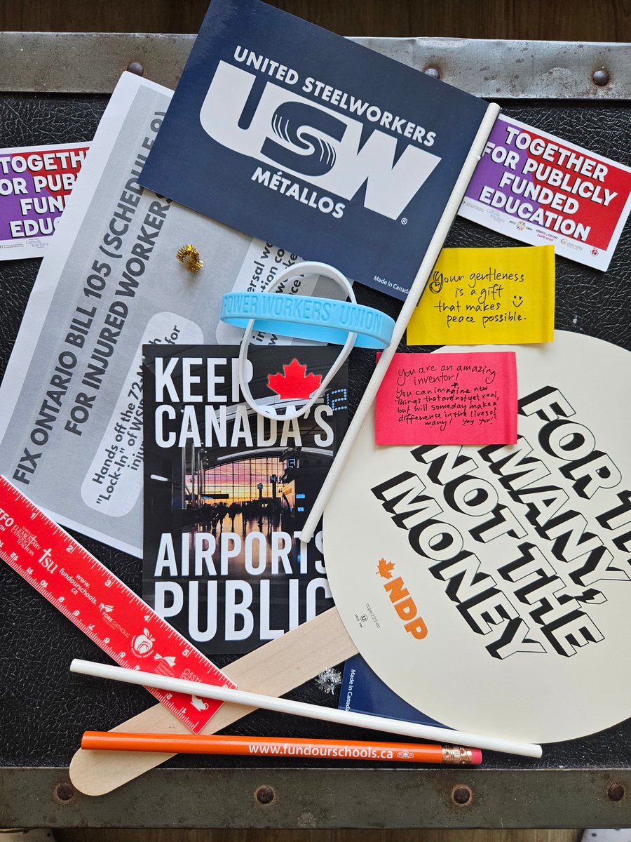 BanooZan's tweet photo. Toronto Labour Day Parade
September 7, 2026
The little love notes come from Elementary Teachers of Toronto
#Toronto #LabourDay #parade #LabourDay2026 #LoveNotes #activism #peace #solidarity #union #action https://t.co/gnmPRr4fHL