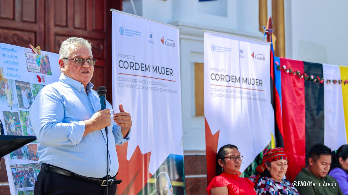FAOElSalvador's tweet photo. 👩🏽‍🌾🌽 La FAO, a través del proyecto #CORDEM implementado en coordinación con @CENTAELSALVADOR y con el apoyo de @EmbCanSV conmemoró en #Cacaopera #Morazán el Día Internacional de las Mujeres y las Niñas Indígenas, en el marco del #AñoDeLaAgricultora https://t.co/TGB6U1lnJ6