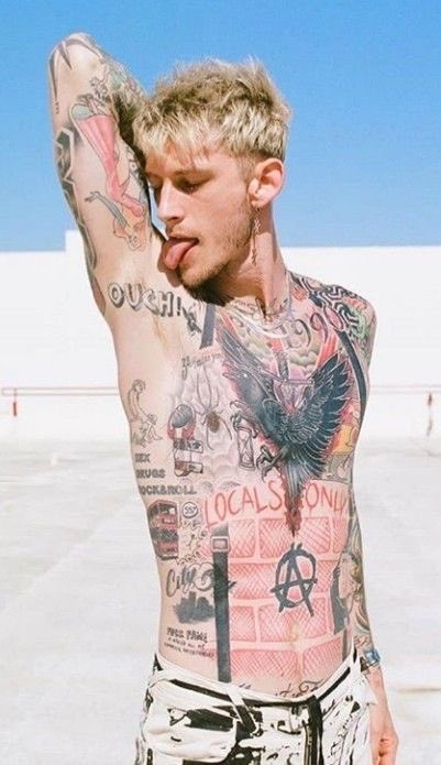 machinegunjules's tweet photo. i miss machine gun kelly’s pre blackout  tattoos more than i miss my dad https://t.co/wWh0iULC7V