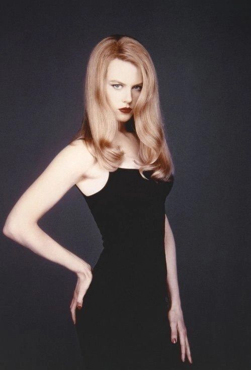 Sign_Me_xD's tweet photo. Nicole Kidman in the 2000s btw. https://t.co/Z2m0Ab80el