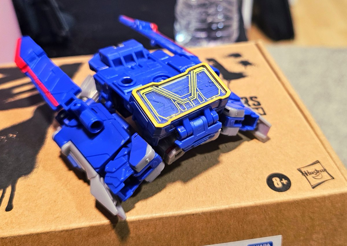 CHARLIEBOT34's tweet photo. Yeah, that's a Soundwave.. and it turns into something https://t.co/IqDZxeTk9t