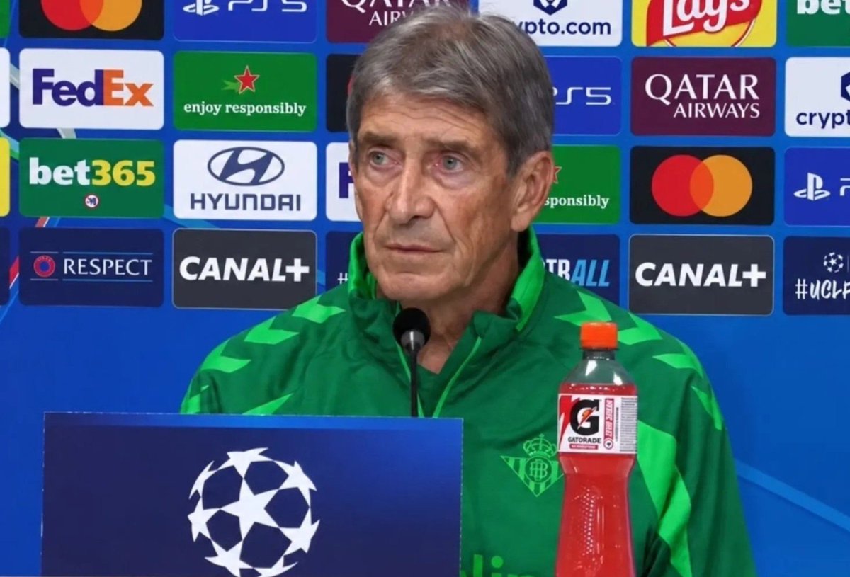shairbb_'s tweet photo. El mejor entrenador de la historia del Real Betis Balompie le pese a quien le pese.

Manuel Pellegrini. https://t.co/v82qQjoB9F