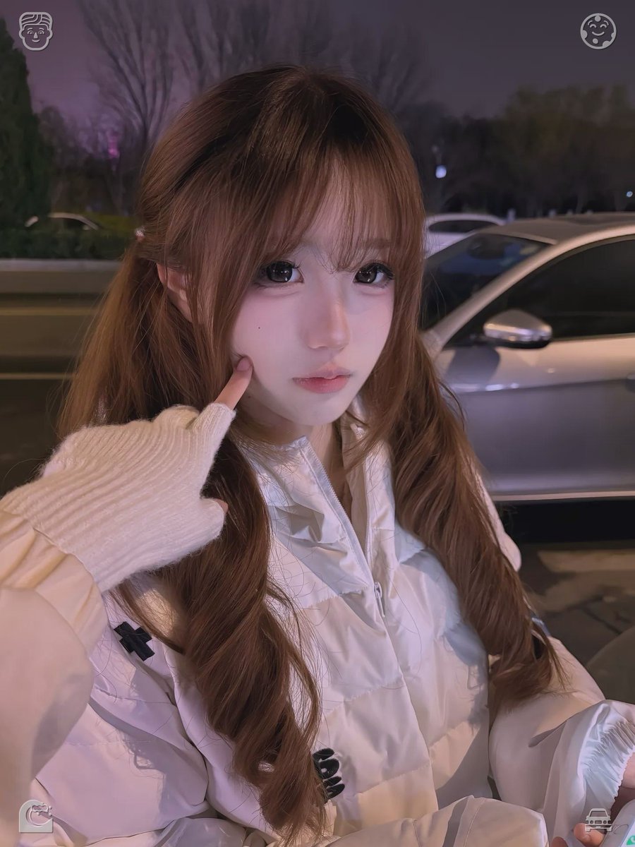 gacmuc's tweet photo. She realizes the sorrow hasn't fully faded, and her mother's absence will always be felt, yet she understands she has companionship, that compassion and goodness surround her, and that brighter days lie ahead. https://t.co/M1Q2UfKCTK