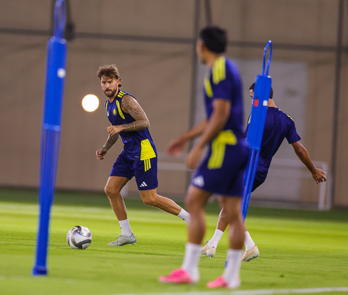 AlNassrFC's tweet photo. بدايـة الاستعداد لمبـاراة #النصر_ابها 💛 https://t.co/gUUJvP9BZ4