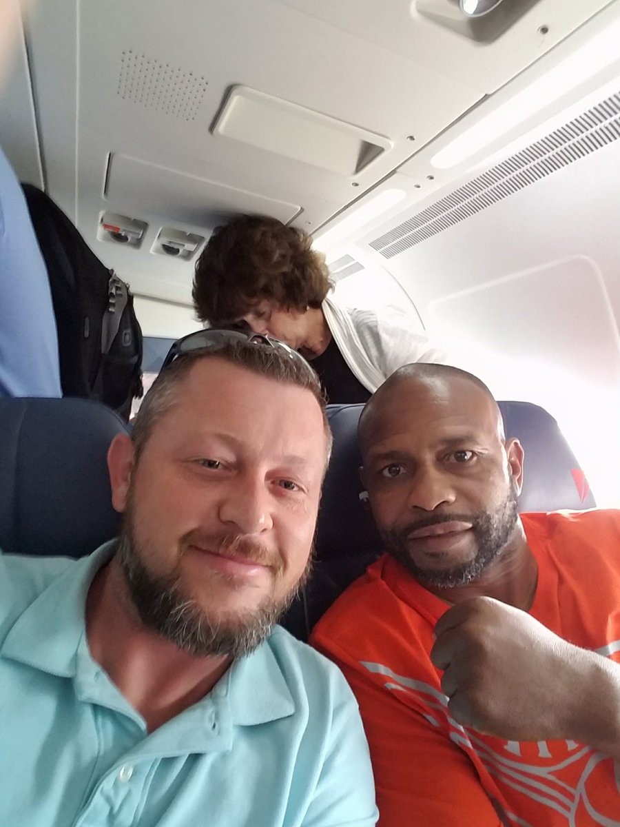 tigers3321's tweet photo. @VinnysCorner1 @RealRoyJonesJr no doubt. Besides being pound for pound beast, he was very gracious and accommodating when we shared a plane ride! Always will be tops in my list as the total package! https://t.co/4P5WKzUzZm