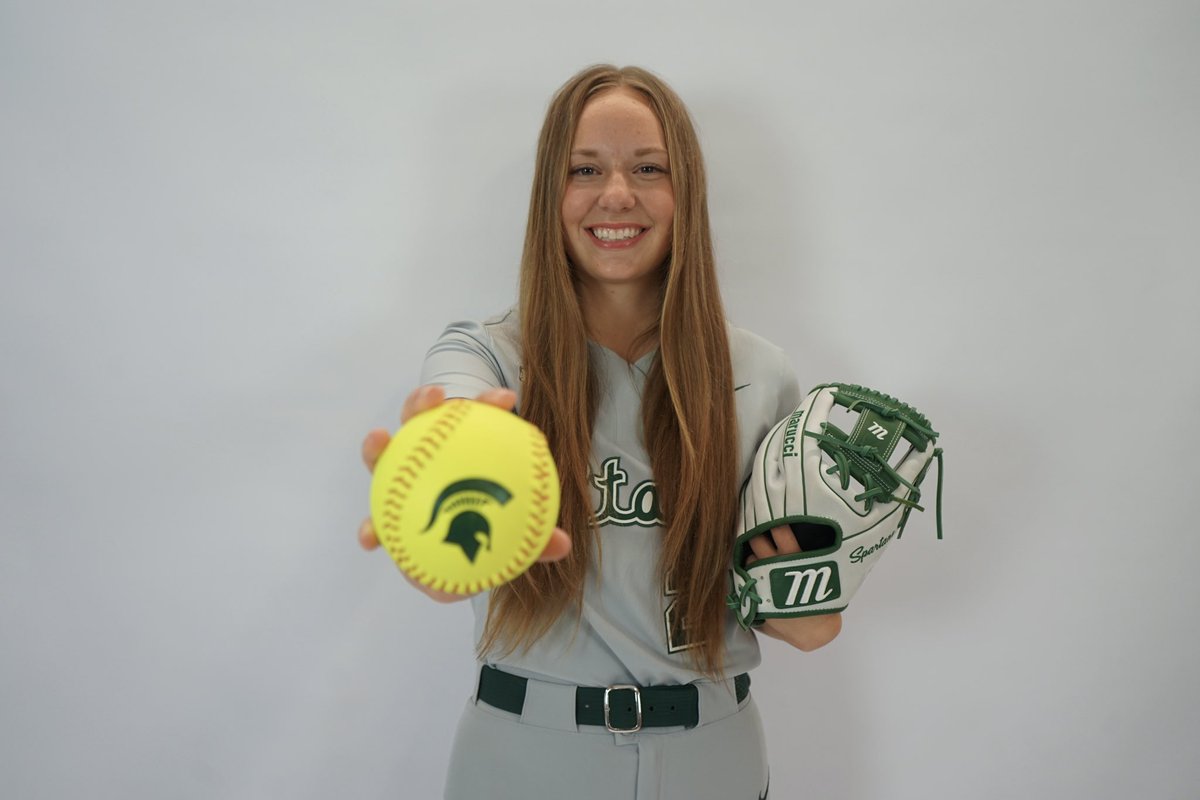 AnnaJaneJarzab's tweet photo. Go Green!! 💚🤍
@ShoMcDonald @CoachDStenger @WellsBethaney22 @coachanniesmith @MSU_Softball https://t.co/JiVNSP2dxN
