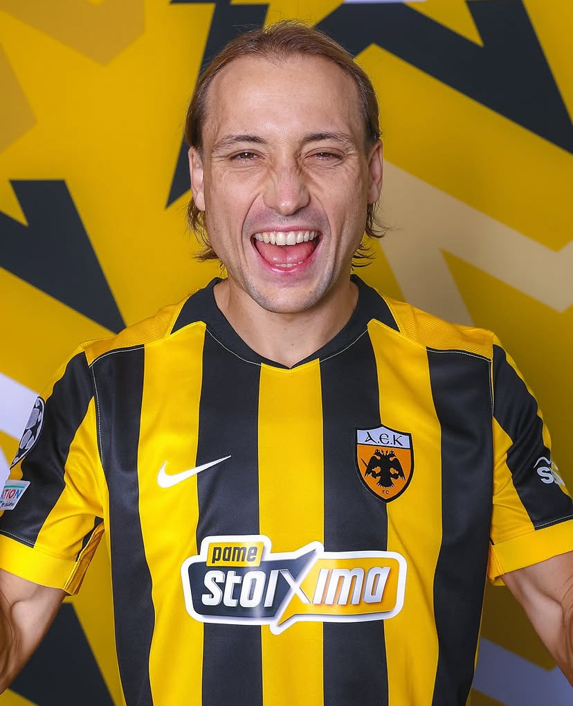 TheAEKGuy's tweet photo. MONO AEK!🟡⚫️🌟
#aek #aekfc #monoaek #championsleague #ucl https://t.co/qh9fGzQmxf