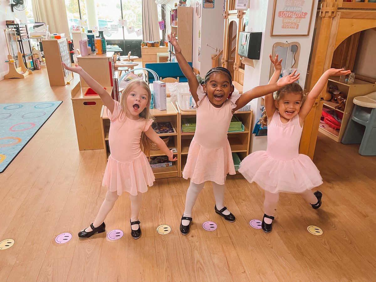 CoastalDanceC0's tweet photo. We wrapped up last week with lots of dancing, smiles, and fun at Little Dreamers Preschool, Calvary Christian School, and Mid Cape Global Academy! 💜⭐️

#CoastalDanceCompany #SWFLDance #DanceClasses #KidsDance https://t.co/d7JG3q1w7N