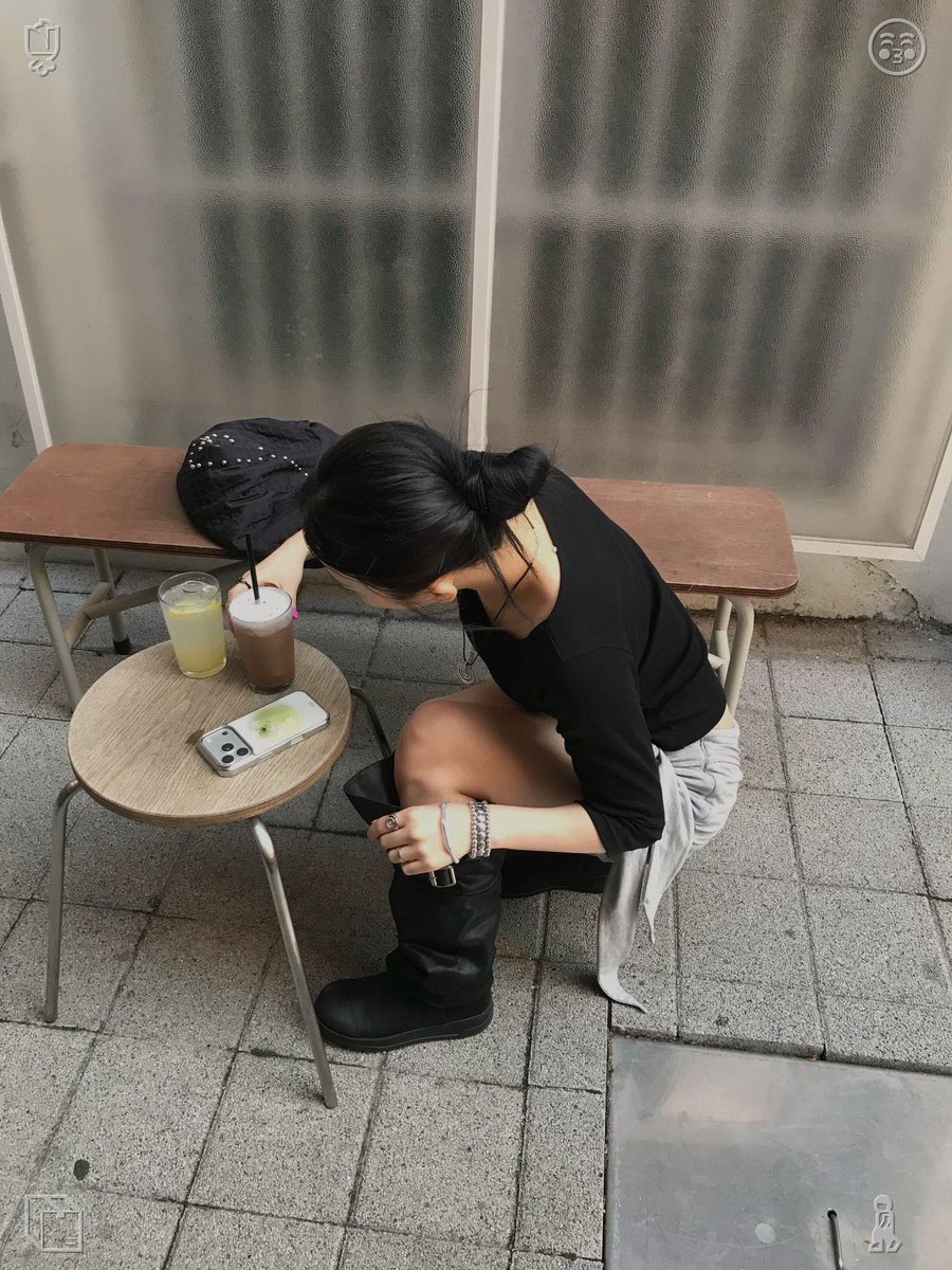 finno97's tweet photo. Strolling along the tranquil trails of the zoo offers a chance to step away from the bustling city chaos and connect with charming wildlife thriving in thoughtfully designed, nature-like enclosures. 🍩Mend the teapot, sip a soothing brew, and feel right at home. https://t.co/9mHjHxPxNy