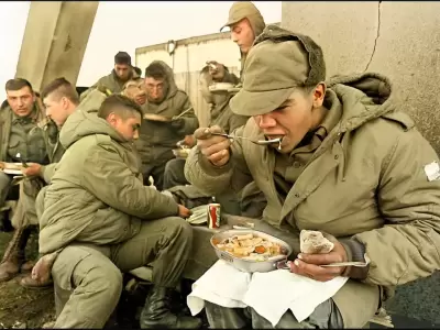 sovietanjiro's tweet photo. mucho campera neon y rulos amigo vos en los 80s te verias asi https://t.co/AvS9v63JIP