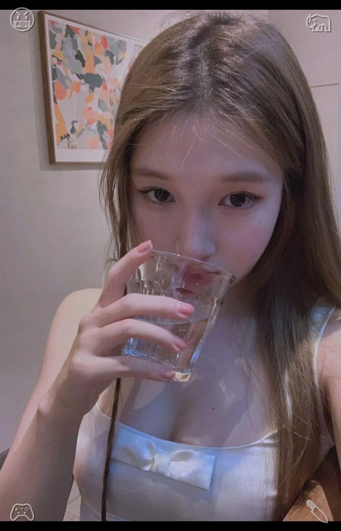 AlexMI_96's tweet photo. Be kind to yourself when you fall short—perfection isn't a constant state for anyone. Recognize your weaknesses and work on them step by step, rather than trapping yourself in endless self-criticism. 😹Time to bake some nutty cookies, with the nuts finely ground. https://t.co/tSeIDR5kMe