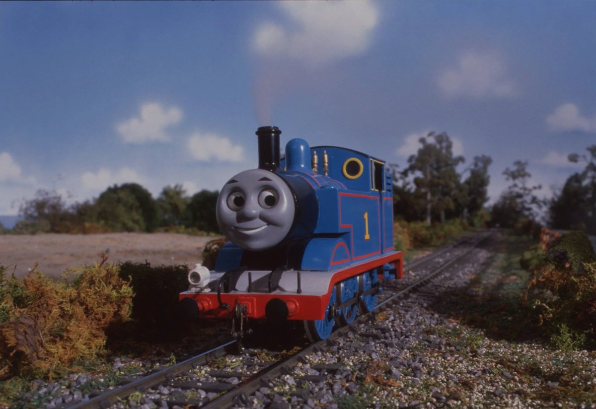 thomastugsfan14's tweet photo. In regards to the S3-5 image leaks, I also remembered this one promo from S4 which appeared randomly in a tweet by a user which I don't remember which one was.

But aside from that tweet I also remember it being used by TomsProps to announce the documentary that was never made... https://t.co/QlvfhDNNqQ