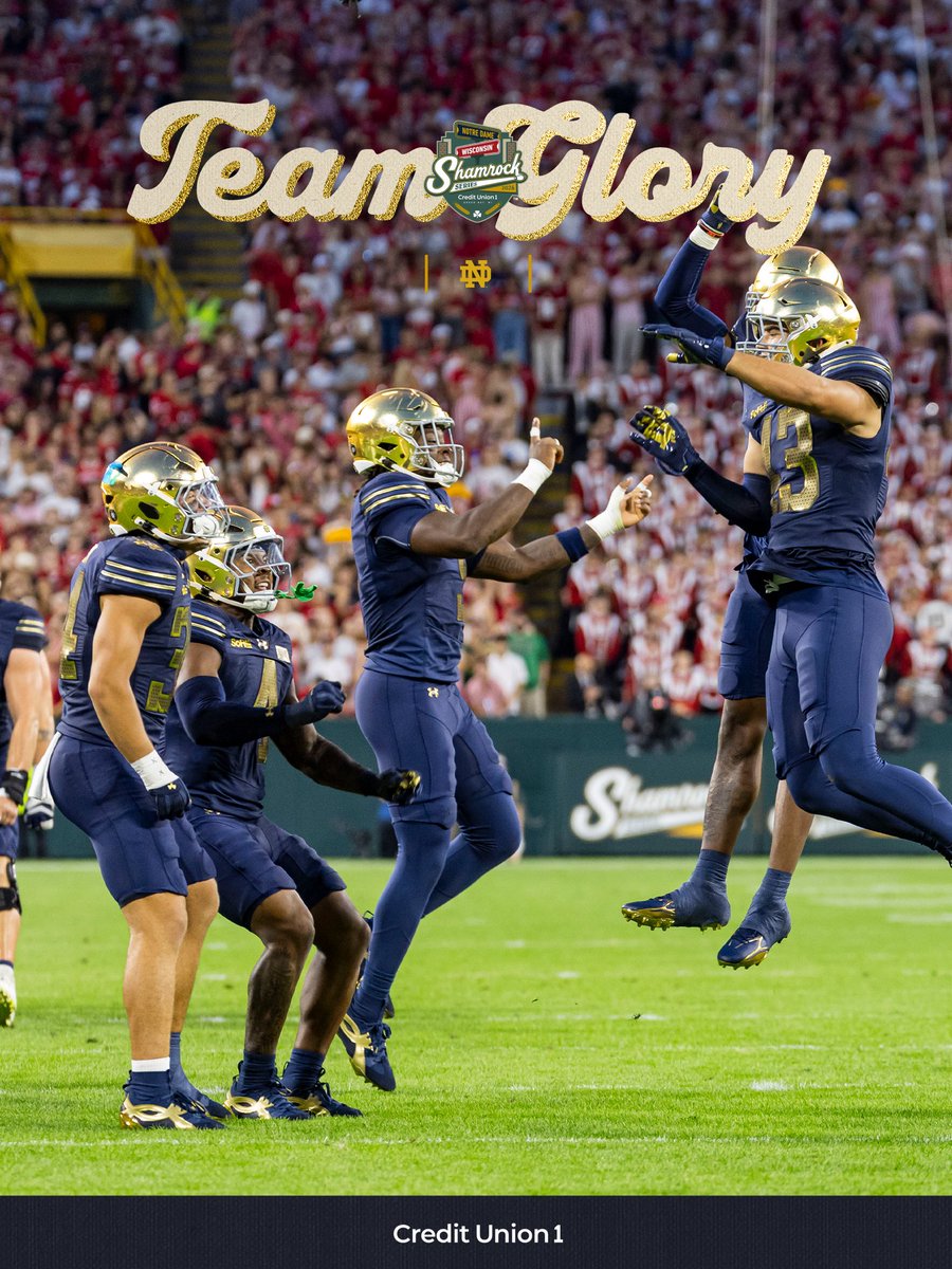 NDFootball's tweet photo. All about TEAM GLORY 👏

#GoIrish☘️ | @MyCreditUnion1 https://t.co/JbeyAPTN1e