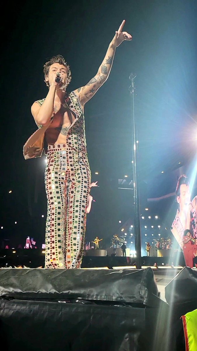 lovingpetermj's tweet photo. my 100€ view you'll never be forgotten. now that price will probably be nosebleeds https://t.co/I22LuQ9kJ7