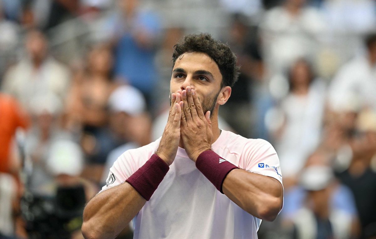 albicelesteilu's tweet photo. 🇦🇷 Fran Cerúndolo en octavos de final de Grand Slams:

❌️ Roland Garros 2023: derrota vs. Rune.
❌️ Roland Garros 2024: derrota vs. Djokovic.
❌️ Australian Open 2026: derrota vs. Zverev.

🔜 US Open 2026: ❓️ vs. Blockx. 

Llegó el día de cruzar el Rubicón. https://t.co/oi4Zw8Iome