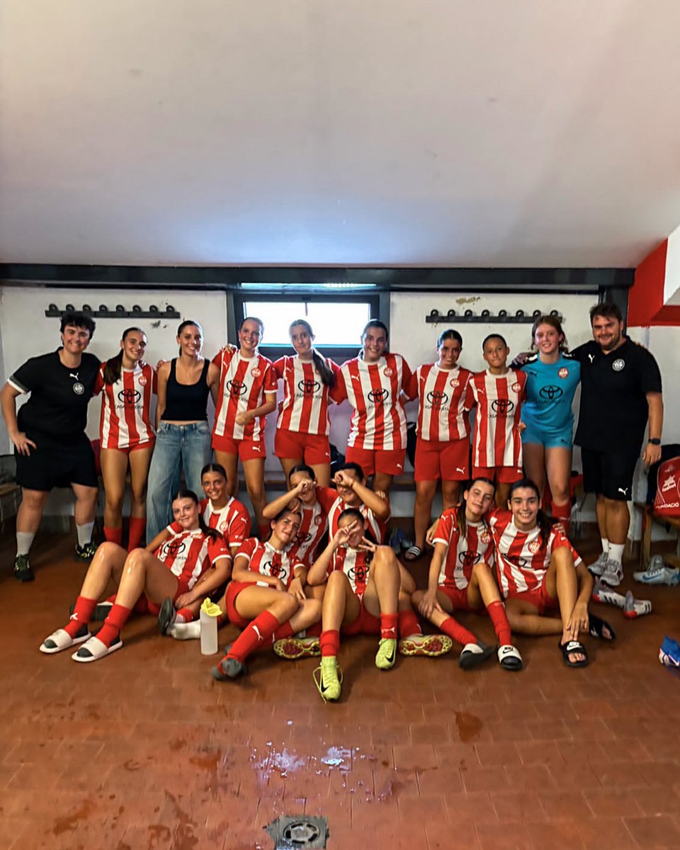 FundacioUEVic's tweet photo. Nou cap de setmana d'𝐚𝐦𝐢𝐬𝐭𝐨𝐬𝐨𝐬 🤝

Més equips del club se sumen a la pretemporada 💪⚽

#SomUEVic 🔴⚪ https://t.co/pi5DFOXGUA