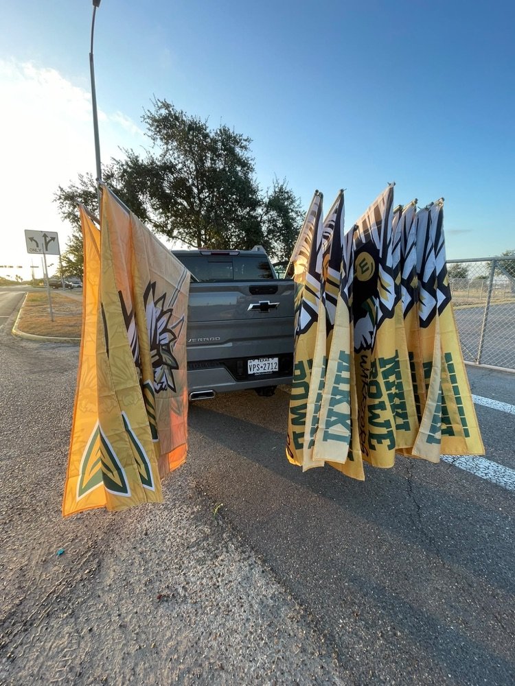 Rowe006's tweet photo. The Rowe PTO Spirit Project has officially begun! 💚💛

A huge thank-you to the amazing parents who showed up at 7:00 a.m. to help put up flags around our campus. Your support and Warrior spirit make a difference!
#WarriorPride #ProtectTheStandard https://t.co/niMCmJDYqR