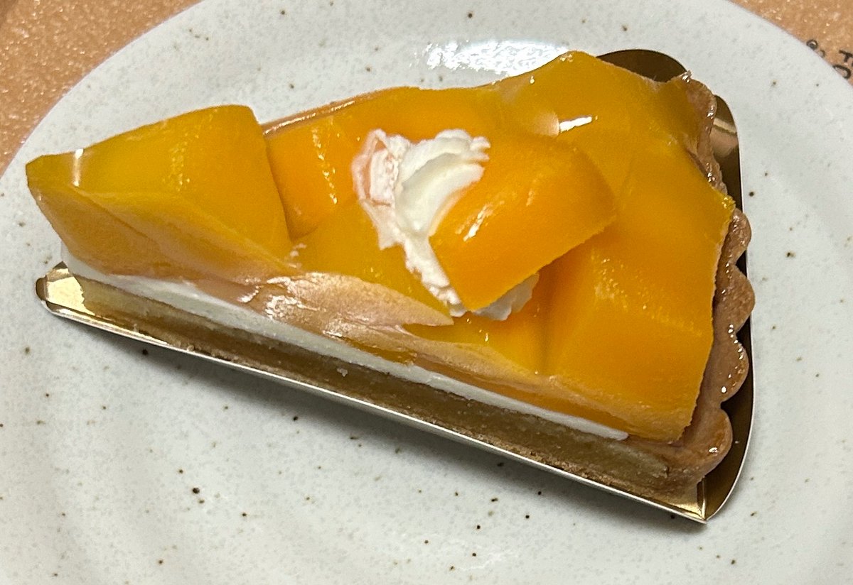 Rqk5x's tweet photo. 飯テロケーキ編part3 https://t.co/zy6BV9SEuU