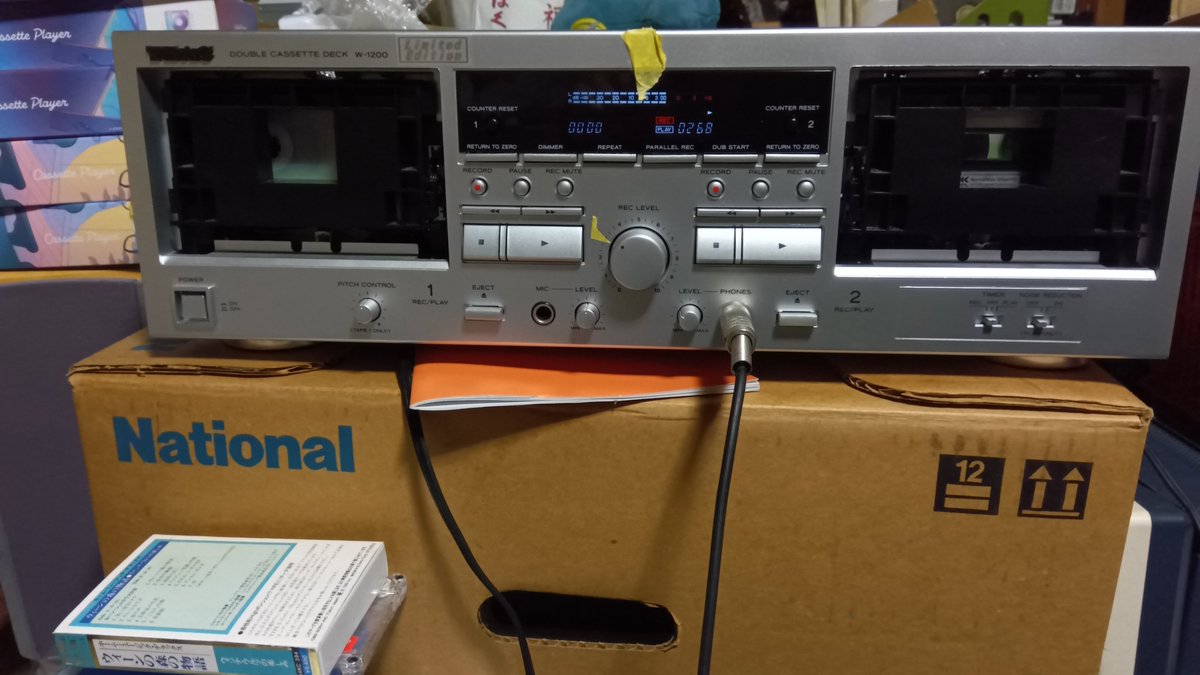 gantaro_junker's tweet photo. ここ1ヶ月ほど、自虐的な意味は全くなく TEAC W-1200だけを使ってみました。
マニアが鼻で笑うデッキですが、録音に関して言えば実はかなり優秀なんです。
もちろん、BIASやレベルを適切に調整する必要はありますが、
むしろハイエンドなデッキよりも、安価なテープとの相性は良いかもしれません。 https://t.co/h6PSqSp48c