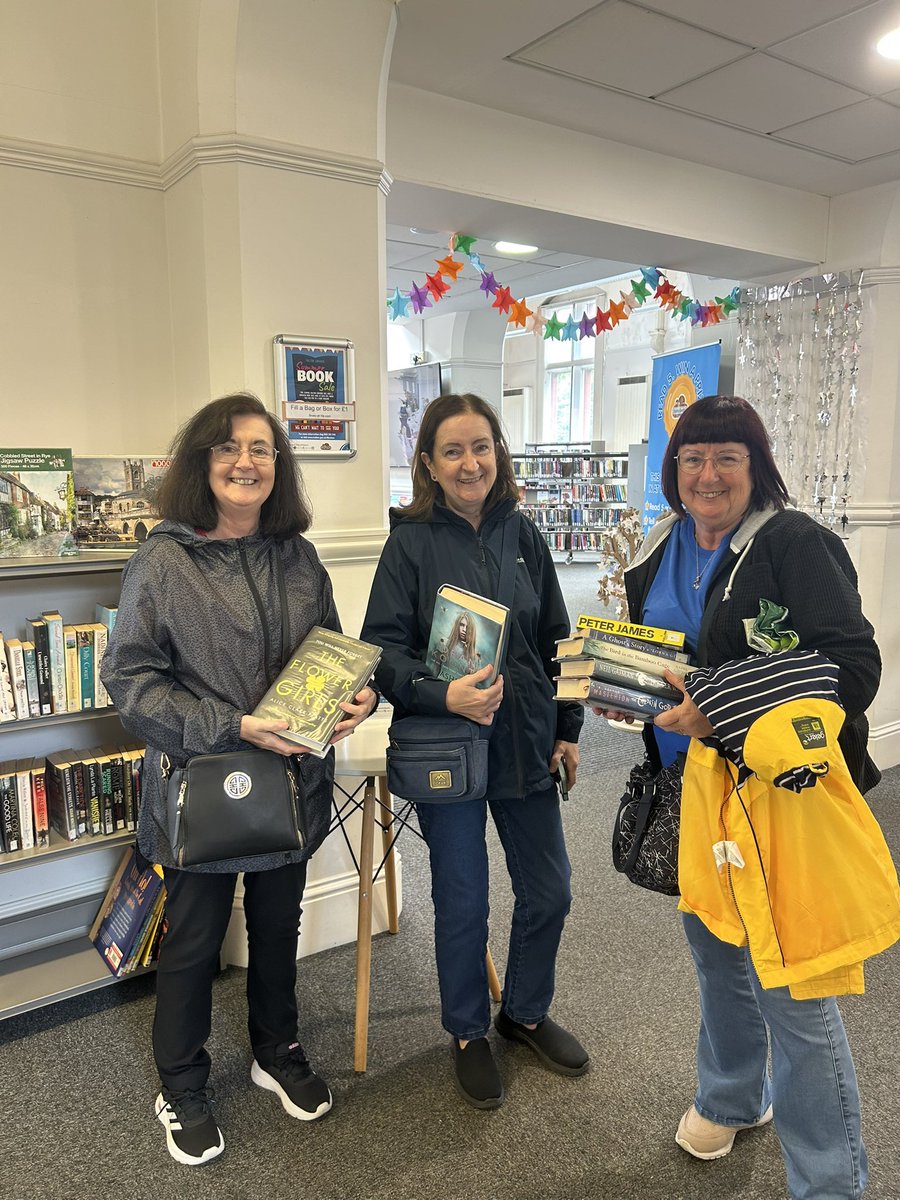 HaltonLibraries's tweet photo. 📚 Bargain books await at Halton Libraries!
The book sale continues until the end of September. Fill a bag or box for £1, or buy books individually for just 10p each.
Come and see why so many readers are leaving Widnes Library with smiles and great bargains📖
HH https://t.co/UuRse0NT0c