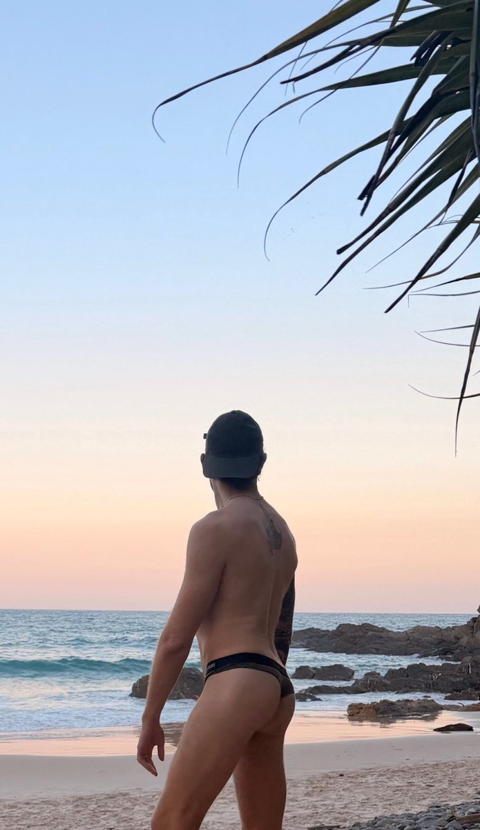 BiBritDownUnder's tweet photo. Little amateur photo session with a mate at Kings Beach,
Byron wearing some of my @NakedKiwiNZ haul.

Did I hear someone say they would like a discount? 

Well I'm from Yorkshire & we love a discount so pulled some strings & code "ROB" gets you 20% off your basket. If you end up with something leather in there for me.. Let me know!