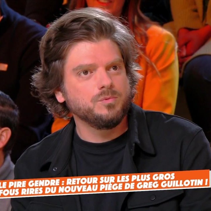 TeleLoisirs's tweet photo. 🗣️ CYRIL HANOUNA "ABASOURDI" PAR L'AFFAIRE GREG GUILLOTIN

Visé par une plainte pour violences conjugales envers son ex-compagne, l'humoriste a reconnu les faits dans un communiqué. 

Celui qui produit ses caméras cachées à la télé, Cyril Hanouna, s'est exprimé sur l'affaire dans son émission sur Fun Radio : 

"Pour vous dire la vérité, j'ai été abasourdi ce week-end par ce qui est sorti à son sujet, d'autant plus que Greg a confirmé que ces informations étaient vraies. Nos équipes, ainsi que notre directeur général Lionel Stan, l'ont eu au téléphone et nous vous raconterons toute cette affaire. Bien sûr, nos pensées vont à ses compagnes qui ont souffert. Je crois d'ailleurs que nos équipes les ont eues au téléphone ; c'est une histoire complètement folle. Nous sommes vraiment choqués par la situation. Nous le connaissions très bien, mais comme on le dit souvent, on ne connaît jamais la véritable intimité des gens, c'est ça qui est dingue" a-t-il déclaré avant d'annoncer qu'il en reparlerait plus longuement dans Tout beau, tout neuf, ce soir