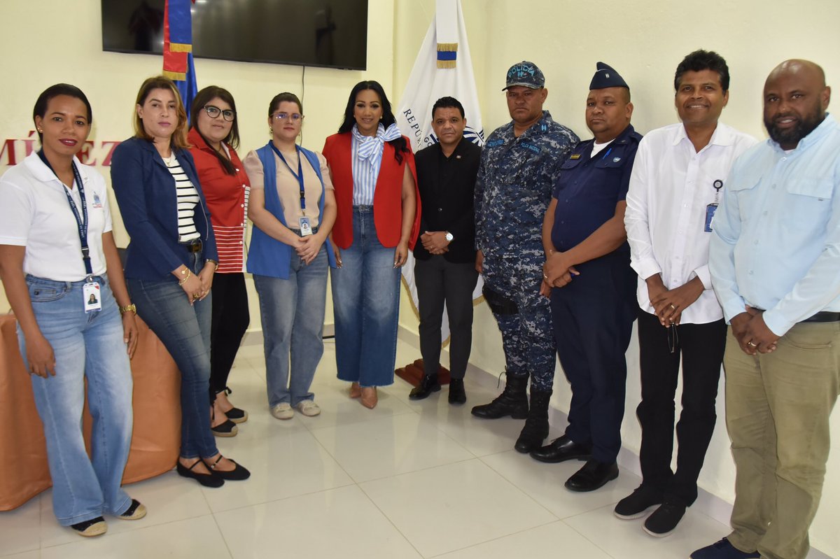MMujerRD's tweet photo. En representación de nuestra ministra, @GloriaReyesG, asistió la viceministra de Prevención de la Violencia, Juana Damaris José Cáceres.
👉🏽 La conversación continúa. Si eres hombre, completa la encuesta aquí: https://t.co/lKDVuBfInv
#MMujerRD #ConsultaNacional https://t.co/uGvf89qdct