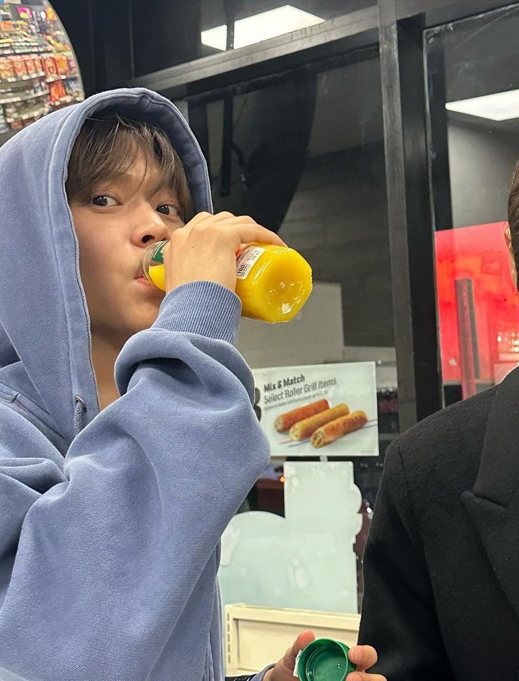 jjmycrushess's tweet photo. วิถีเด้กอ้วลมาก เหมือนพบเจอได้ตามร้านสะดวกซื้อแถวบ้าน https://t.co/JEcfCvxX6q