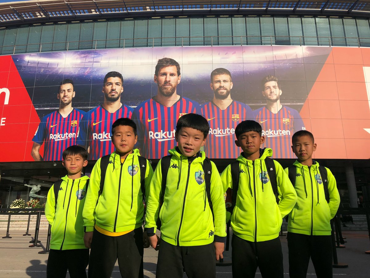 fmzhangying's tweet photo. @charlyplanter @RCDE_La21 @CEEuropa Many Chinese fans have been following this boy since he was nine. He endured a really difficult spell after heading to Spain. He is also highly regarded in China’s youth football scene. He and Haoyan Li both come from Chinese Football Boy. https://t.co/hpIiCoCi8l