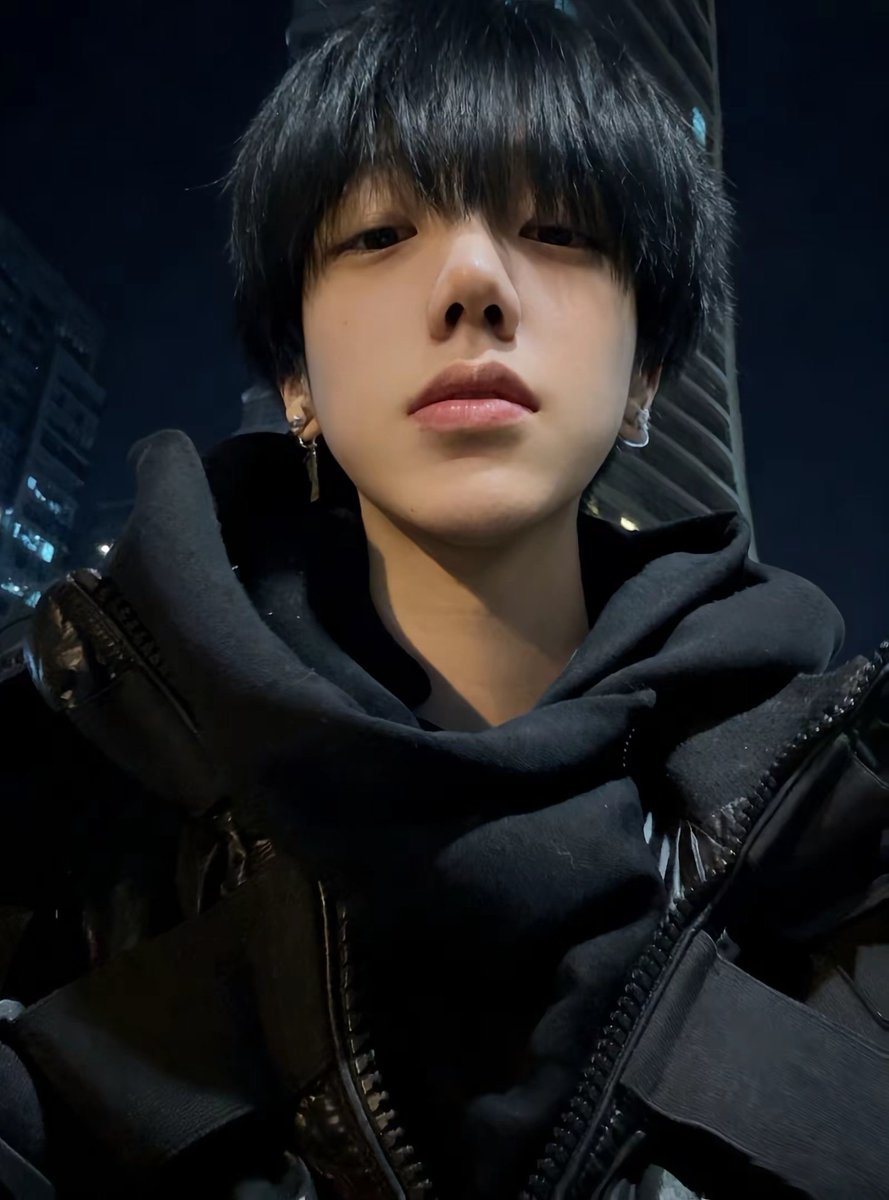 2xjnhf's tweet photo. 打电话的 https://t.co/lXT480FYWI