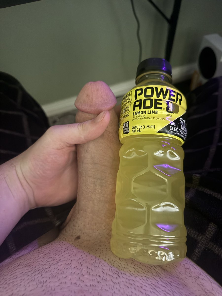 Canoballs's tweet photo. A powerade for size comparison 

#chudai #nsfwtwt https://t.co/yBV0TyBcvZ