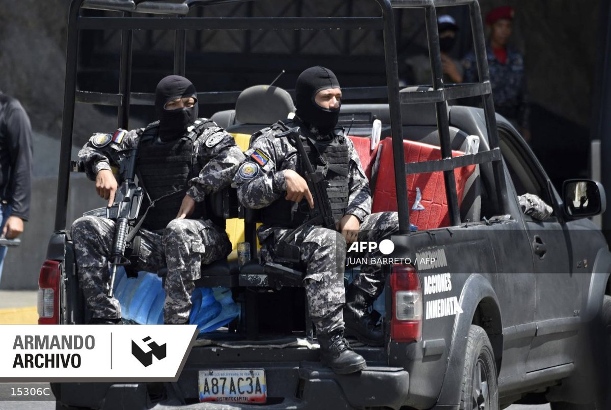 ArmandoInfo's tweet photo. Muchas casas de vecindarios familiares de clase media o media-alta fueron incautadas y convertidas en centros de tortura del Sebin y de la Dirección General de Contrainteligencia Militar  

🔗https://t.co/rte4CMeKqG https://t.co/ivLTD4Ge2D