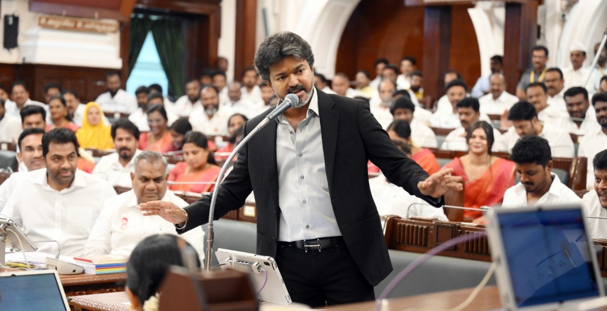 LoyolaMani's tweet photo. தமிழ்நாடு சட்டமன்றத்தில் இன்று மாண்புமிகு தமிழ்நாடு முதலமைச்சர் அண்ணன் விஜய் அவர்கள் காவல்துறை மானிய கோரிக்கை மீதான விவாதத்தில் பதிலுரையாற்றியது மிகவும் அருமையாக இருந்தது. 
எதிரிகளுக்கு எந்த மொழியில் சொல்ல வேண்டுமோ அப்படி சொல்லி அனல் பறக்க பேசியிருக்கிறார். மாண்புமிகு தமிழ்நாடு முதலமைச்சர் அவர்கள் பேசியதை கண்டு மூன்று தலைமுறை திமுக கூடாரமும் குமுறிக் கொண்டிருக்கிறார்கள். 

முதல்வரின் பதிலுரையில் அடி தாங்க முடியாமல் ஓடு ஓடு ஓடு ஓடு என ஓட்டம் எடுத்து ஓடி இருக்கிறது ஒப்பாரி முன்னேற்றக் கழகம். 
ஒரு பைலை திறந்ததுக்கே இந்த கதறல்னா இன்னும் ரெண்டு பைல திறந்தா ஒட்டு மொத்த திமுக கூடாரமும் ஆட்டம் கண்டு போகும் போல. 

 கவியரசர் கண்ணதாசன் வரிகளை குறிப்பிட்டு மாண்புமிகு அண்ணன் விஜய் அவர்கள் பேசியது களம் எட்டில் திமுகவை பொள பொளவென்று பொளந்து விட்டார் என்றே தோன்றுகிறது. 

தமிழ்நாட்டு மக்களின் உரிமையையும், தேவைகளையும் அறிந்து நல்ல திட்டங்களை கொடுக்கிற இயக்கம் தமிழக வெற்றிக் கழகம் தான் என்பதை மாண்புமிகு முதல்வர் அண்ணன் விஜய் நிரூபித்திருக்கிறார். திமுகவுக்கான சாட்டையடி தொடரட்டும். தமிழக வெற்றிக் கழகத்தின் சரித்திரம் அதை நாளை சொல்லட்டும்.