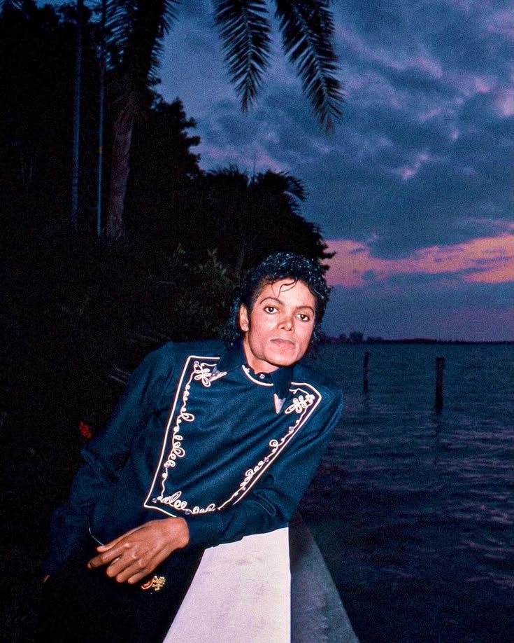 mjoriginalss's tweet photo. Miami, 1984. https://t.co/Z8f4RPUzKO