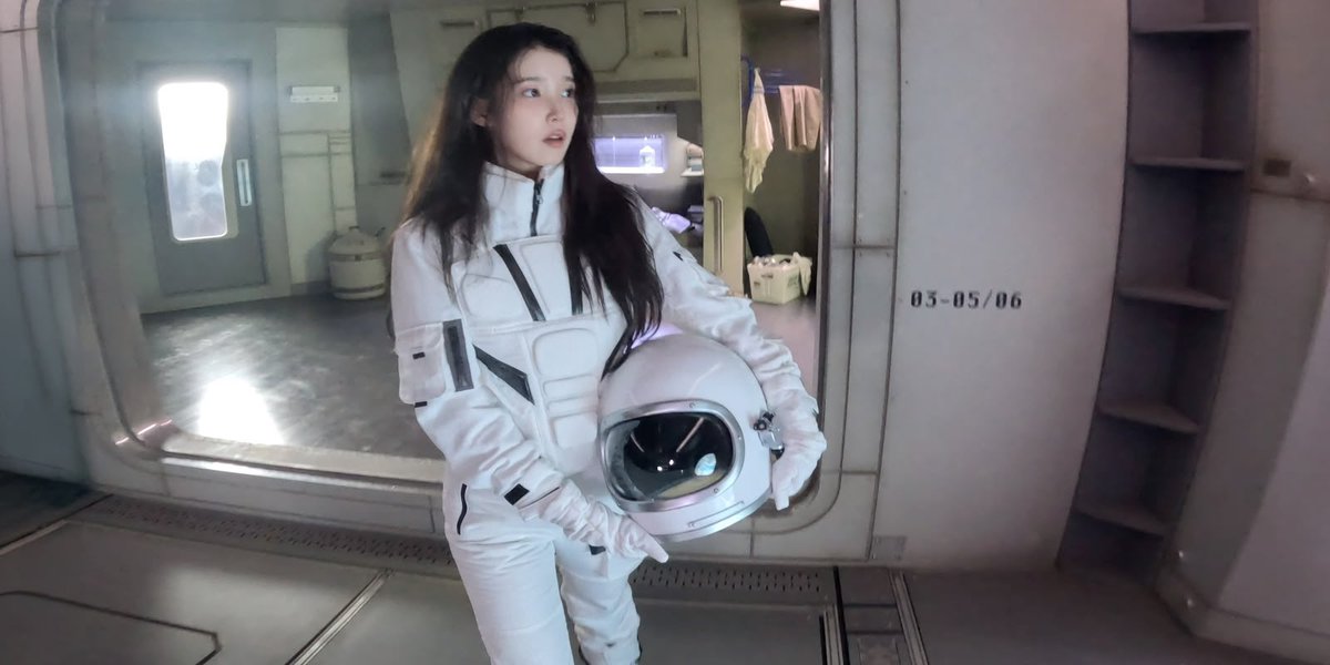 WORLDMUSICAWARD's tweet photo. #IU looks so beautiful in new concept pics for her much awaited digital single "From This Star", out September 10 at 6PM KST! 👏👸🏻🆕📸👩‍🚀🌟💥🔟🕕🇰🇷🔥👑🩵

#FromThisStar
@_IUofficial https://t.co/7P8tong4OD