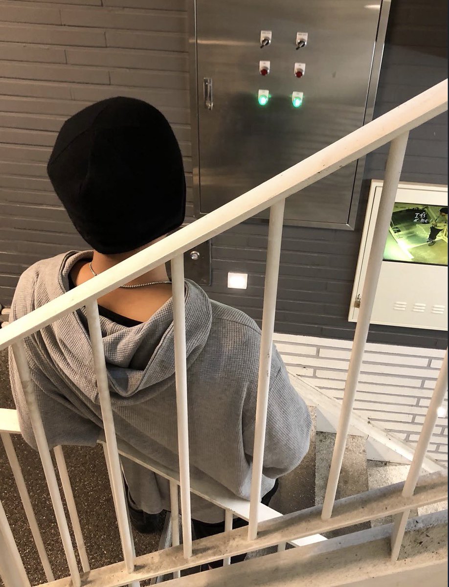 ioeuu_e's tweet photo. 똥대훈씨 잘생긴거 축하드려요 https://t.co/cfpX7BCpLT