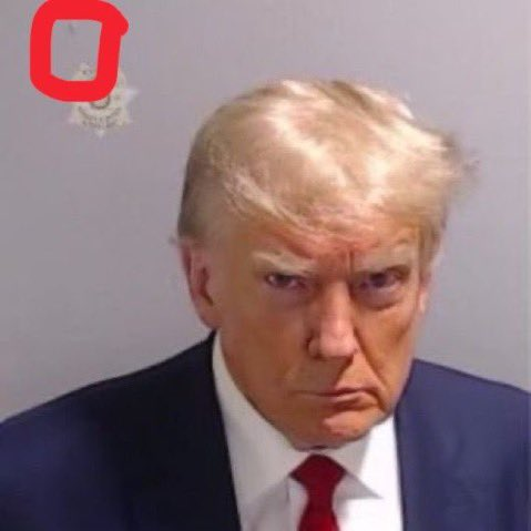 staytunedgg's tweet photo. Playboi Carti and Trump had their mugshot taken at the same police station 😳 https://t.co/OCZ7NsyD3p