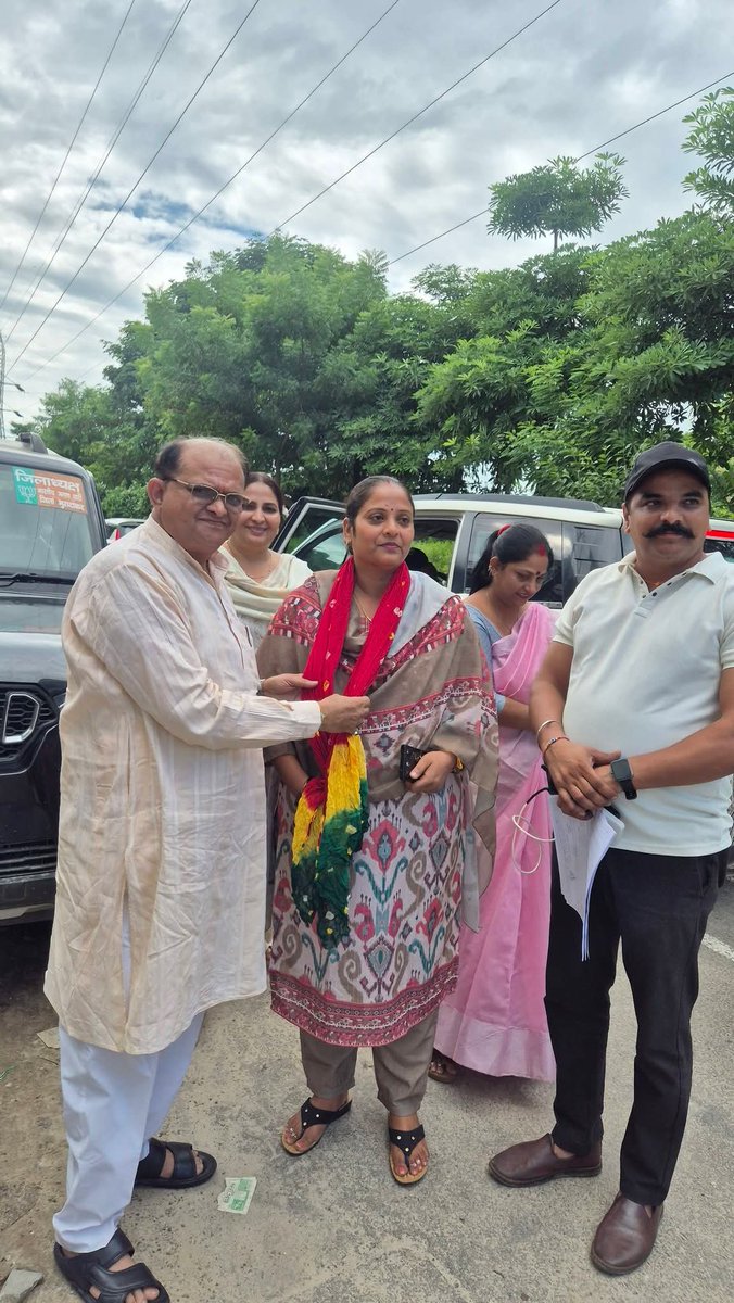 akashpalbjp's tweet photo. आज भाजपा प्रदेश मंत्री श्रीमती दीपमाला संतोषी जी का प्रथम बार मुरादाबाद आगमन पर स्वागत करते हुए। https://t.co/VcLjklURKV