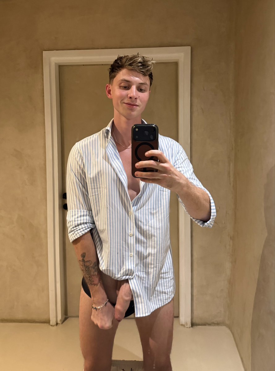 czechtwins's tweet photo. Be honest…. Would you date me? https://t.co/u3XuH8ZyaM