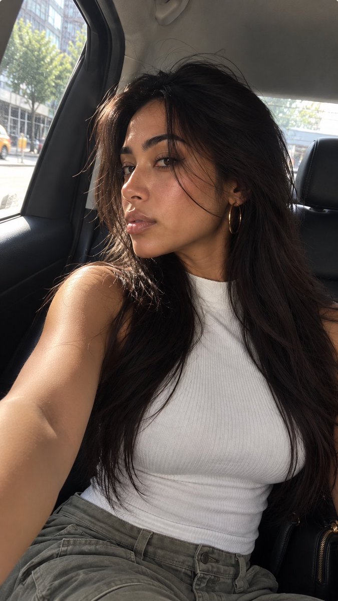 _siennavale_'s tweet photo. somewhere between booked &amp; unbothered https://t.co/OyAIxv5q3N