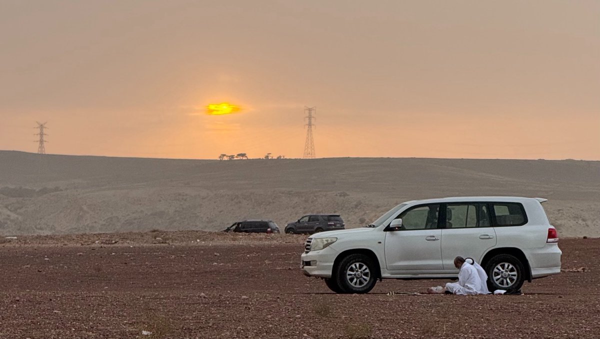 7pmws's tweet photo. مساء الخير
وفي يوم الاثنين ابتليت بأثنين: 
" عقل يحارب الواقع وقلب اعلن الاستسلام " https://t.co/F8ni0gJJmR