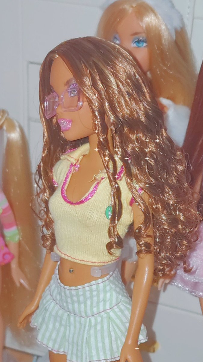 DiamondClit's tweet photo. I feel like I slayed my bling bling Madison's hair... https://t.co/pCx7jigfap