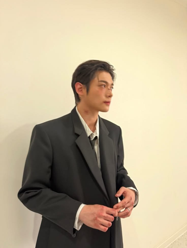 Ywoonsik's tweet photo. - 𝗘𝗹𝗯𝗮𝘇. https://t.co/wlCqI2EshT