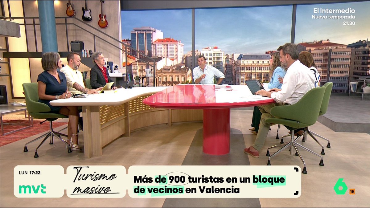 casasola_89's tweet photo. ¿Puede ser más original el nuevo grafismo de #MasValeTarde de LaSexta?
¡Me encanta! https://t.co/GtWjVfmJfh